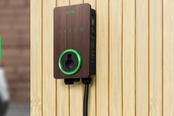 Close-up of the Autel charger